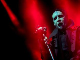 Φωτογραφία για Τραυματίστηκε σοβαρά επί σκηνής ο Marilyn Manson – Καταπλακώθηκε από βαριά μεταλλική κατασκευή! videos