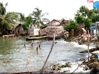 Φωτογραφία για Καταστρώνουν ένα «σχέδιο διαφυγής» γιατί το νησί τους πνίγεται