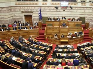 Φωτογραφία για Προϋπολογισμό με μια ντουζίνα νέα μέτρα λιτότητας καταθέτει στη Βουλή ο Τσακαλώτος