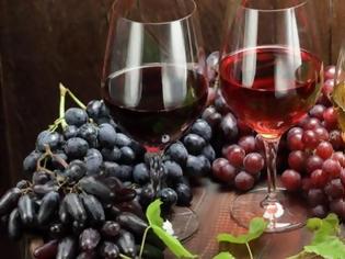 Φωτογραφία για Έρευνα: Τι μας συμβαίνει όταν πίνουμε 1-2 ποτήρια κόκκινο κρασί την ημέρα;