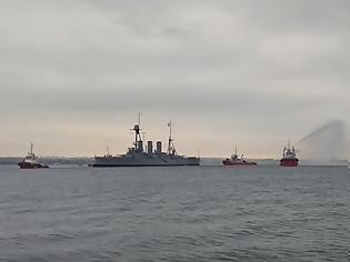 Φωτογραφία για Βίντεο: Το θρυλικό θωρηκτό Αβέρωφ στο λιμάνι της Θεσσαλονίκης - Εντυπωσιακή υποδοχή