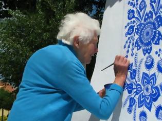 Φωτογραφία για 90χρονη Τσέχα γιαγιά μετατρέπει χωριό σε έργο τέχνης [photos]