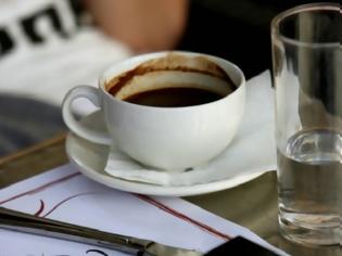 Φωτογραφία για Τέσσερις λόγοι για να μην ξαναπετάξετε το κατακάθι του καφέ