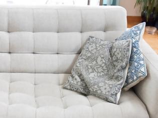 Φωτογραφία για Τρεις συμβουλές για να καθαρίσετε σωστά τον καναπέ σας