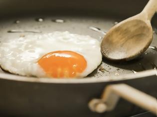 Φωτογραφία για Αυγά: Μην κάνετε το λάθος στο μαγείρεμα – Ο υγιεινός τρόπος να τα τρώτε
