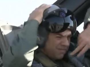 Φωτογραφία για Η ΚΝΕ τρολάρει τον Τσίπρα και την πτήση του με το F-16 [Βίντεο]