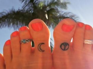 Φωτογραφία για Μικροσκοπικά τατουάζ που μπορείς να κάνεις στα δάχτυλα των ποδιών σου