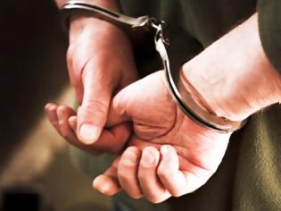 Φωτογραφία για Συλλήψεις παράνομων αλλοδαπών στην Πάτρα – Συλλήψεις παράνομων αλλοδαπών στην Κάλυμνο – Διακομιδή ασθενούς