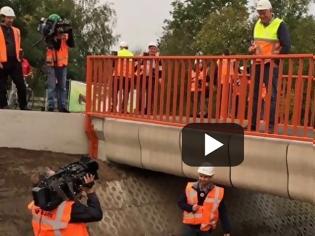 Φωτογραφία για Στην Ολλανδία η πρώτη γέφυρα από μπετόν που βγήκε από 3D εκτυπωτή! [video]