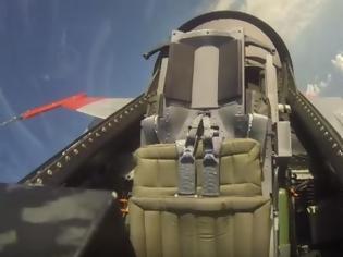 Φωτογραφία για Δείτε το F-16 που... πετάει από μόνο του! [video]