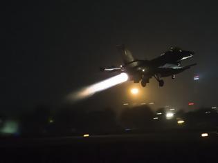Φωτογραφία για Τρόμος στην Αλβανία: Ελληνικό F-16 πέταξε νύχτα στα σύνορα – Οι Αλβανοί το είδαν πάνω από τα κεφάλια τους και έτρεχαν να μπουν στα σπίτια τους (βίντεο)