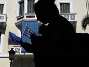 Φωτογραφία για Διαπραγμάτευση: Τι αλλάζει στις απεργίες - Στο τραπέζι το μαχαίρι στα επιδόματα  Πηγή: Διαπραγμάτευση: Τι αλλάζει στις απεργίες -Στο τραπέζι το μαχαίρι στα επιδόματα | iefimerida.gr