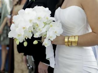 Φωτογραφία για Χαμός στα Τρίκαλα: Σχόλασε ο γάμος όταν αποκαλύφθηκε πως η νύφη ήταν…