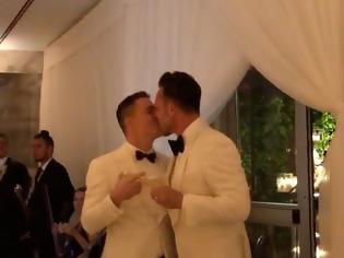 Φωτογραφία για Colton Haynes: Παντρεύτηκε τον ανθοπώλη αγαπημένο του-Δείτε εικόνες από τον γάμο