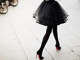 Φωτογραφία για Πώς να φορέσετε τη μίνι φούστα, αν δεν είστε πλέον… έφηβη!