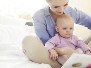 Φωτογραφία για Τι καταλαβαίνει ένα μωρό όταν του διαβάζεις;