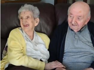Φωτογραφία για Μια απίστευτη ιστορία: 98χρονη μπήκε σε οίκο ευγηρίας για να φροντίζει τον 80χρονο γιο της και κάθε βράδυ του...