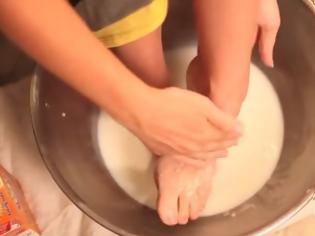 Φωτογραφία για Περιποίηση ποδιών για κάλους και σκασμένες φτέρνες – Δείτε τι μείγμα φτιάχνει! [video]