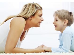 Φωτογραφία για 5 τρόποι για να έχετε επαφή με το παιδί σας χωρίς να το καταπιέζετε