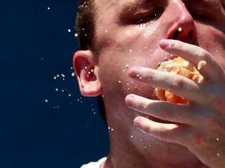 Φωτογραφία για Αδυνάτισμα: Τι συμβαίνει όταν τρώτε γρήγορα και τι όταν τρώτε αργά
