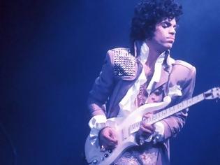 Φωτογραφία για Κιθάρα του Prince πωλήθηκε για 700.000 δολάρια!
