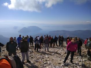 Φωτογραφία για ΣΥΛΛΟΓΟΣ ΚΟΜΠΩΤΗΣ ΚΑΙ ΟΡΕΙΒΑΤΙΚΟΣ ΑΓΡΙΝΙΟΥ: Ανάβαση στην κορυφή ΜΠΟΥΜΣΤΟΣ στο επιβλητικό βουνό των Ακαρνανικών (ΦΩΤΟ)