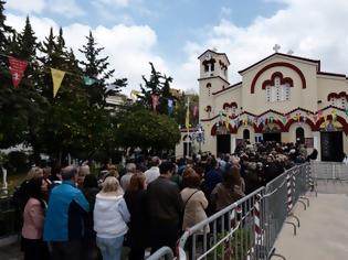 Φωτογραφία για «Λαοθάλασσα» στη Νέα Ιωνία για να προσκυνήσουν την Αγία Ζώνη [photos]