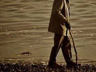 Φωτογραφία για Αχαΐα: Ποιος είναι ο μοναχικός άνδρας που περπατάει καθημερινά από τα Καμίνια μέχρι τις Αλυκές - Μήπως θέλει βοήθεια;