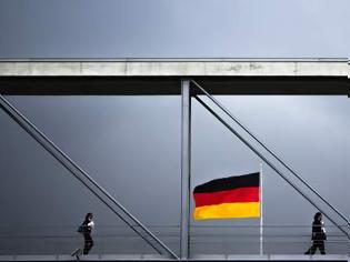 Φωτογραφία για Με φτώχεια ή κοινωνικό αποκλεισμό απειλείται ένας στους πέντε ανθρώπους στην Γερμανία