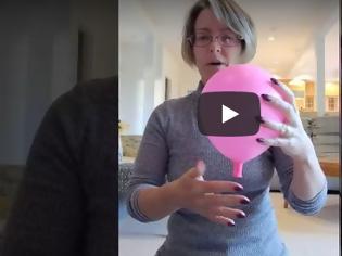 Φωτογραφία για Τι συμβαίνει στο σώμα μας κατά τον τοκετό: Μια αναπαράσταση με ένα μπαλόνι κι ένα μπαλάκι του πινγκ-πονγκ [video]