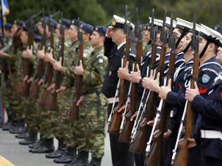 Φωτογραφία για Μειώσεις για χιλιάδες ένστολους -Χάνουν έως και 450 ευρώ το μήνα