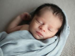 Φωτογραφία για Μωρό ενός μηνός: Ποια σημάδια «μαρτυρούν» αναπτυξιακή καθυστέρηση