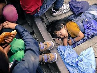 Φωτογραφία για Der Tagesspiegel: Οι 33.293 πρόσφυγες που πέθαναν στο ταξίδι για το «φρούριο της Ευρώπης» με όνομα και επώνυμο