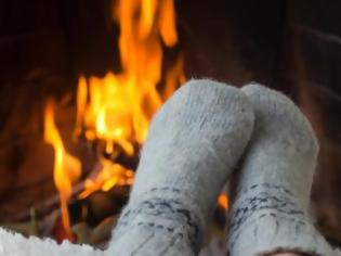 Φωτογραφία για Κρύα πόδια: Τι μπορεί να δείχνουν για την υγεία σας