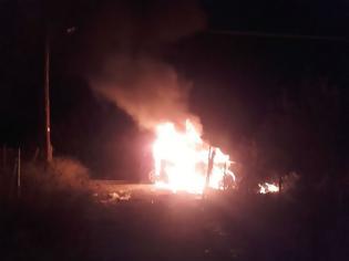 Φωτογραφία για Αυτοκίνητο έγινε «παρανάλωμα» του πυρός στην Ερέτρια (ΦΩΤΟ)
