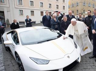 Φωτογραφία για Ο Πάπας Φραγκίσκος «πατάει γκάζι» στο Βατικανό με τη νέα του Λαμποργκίνι!