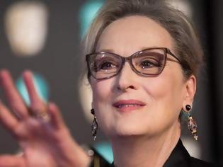 Φωτογραφία για Σοκάρει η Meryl Streep: «Έπαιξα τη νεκρή για να σταματήσει να με χτυπάει»