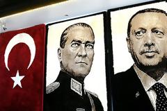 Απολύθηκε ο στρατιωτικός του ΝΑΤΟ που απεικόνισε τον Κεμάλ και τον Ερντογάν ως εχθρούς