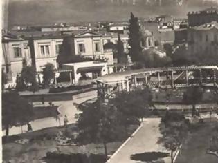 Φωτογραφία για Δείτε την πλατεία Κουμουνδούρου τη δεκαετία του 1930