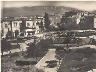 Φωτογραφία για Πλατεία Κουμουνδούρου 1930