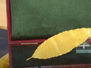 Φωτογραφία για Χρυσό δάφνινο φύλλο από το στέμμα του Ναπολέοντα πωλήθηκε για 625.000 €