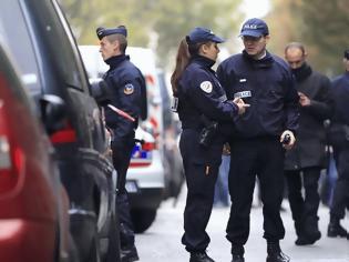 Φωτογραφία για Παρίσι: Αστυνομικός πυροβόλησε τη γυναίκα του στο πρόσωπο και σκότωσε τρεις
