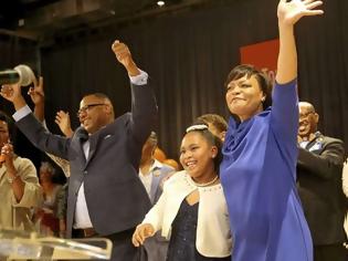 Φωτογραφία για Νέα Ορλεάνη: Με 60% εκλέχθηκε η πρώτη γυναίκα δήμαρχος στην ιστορία της πόλης