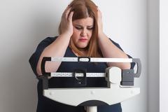 Ποιες είναι οι δύο επιπλέον αιτίες που αυξάνουν την πιθανότητα παχυσαρκίας στις γυναίκες;