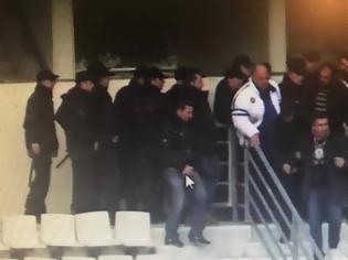 Φωτογραφία για Προπηλακίστηκαν αστυνομικοί στη χθεσινή ποδοσφαιρική συνάντηση Ολυμπιακός Βόλου- ΝΠΣΒ (Video)