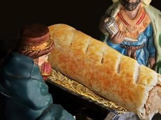 Φωτογραφία για Βρετανικοί φούρνοι «αντικατέστησαν» τον Ιησού Χριστό με μια ... λουκανικόπιτα