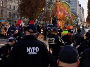 Φωτογραφία για Χιλιάδες αστυνομικοί στους δρόμους της Νέας Υόρκης για την Ημέρα των Ευχαριστιών