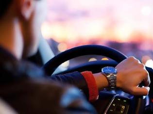 Φωτογραφία για Ποια άτομα είναι περισσότερο αφηρημένα την ώρα που οδηγούν;