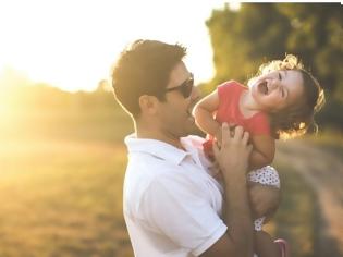 Φωτογραφία για Τα 5 σημάδια που δείχνουν ότι ο σύντροφός σας θα γίνει τέλειος μπαμπάς
