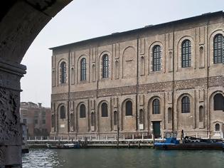 Φωτογραφία για Η εντυπωσιακή ανακαίνιση ενός ιστορικού κτιρίου στη Βενετία